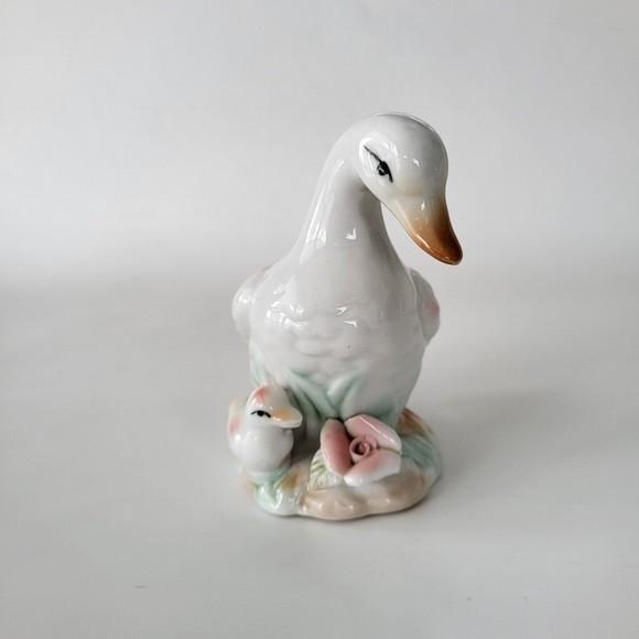 Vintage Mama with Baby Duckling Figurine - Picture 2 of 10